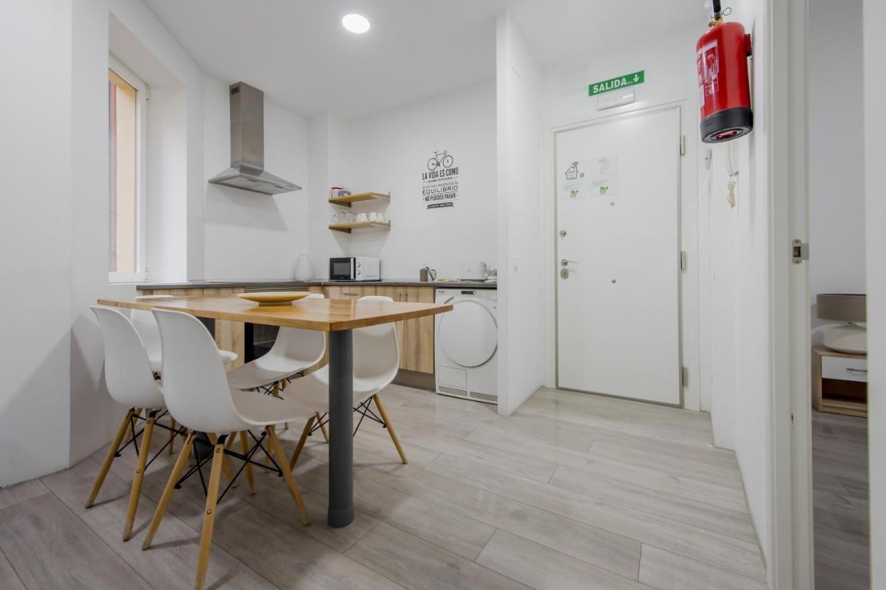 Cozy Apartamento En La Latina, El Centro De Madrid Appartement Buitenkant foto